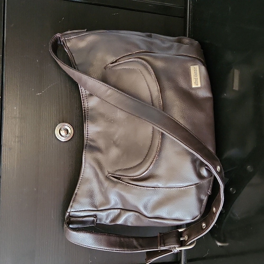 Alfred Dunner Beown Leather Purse